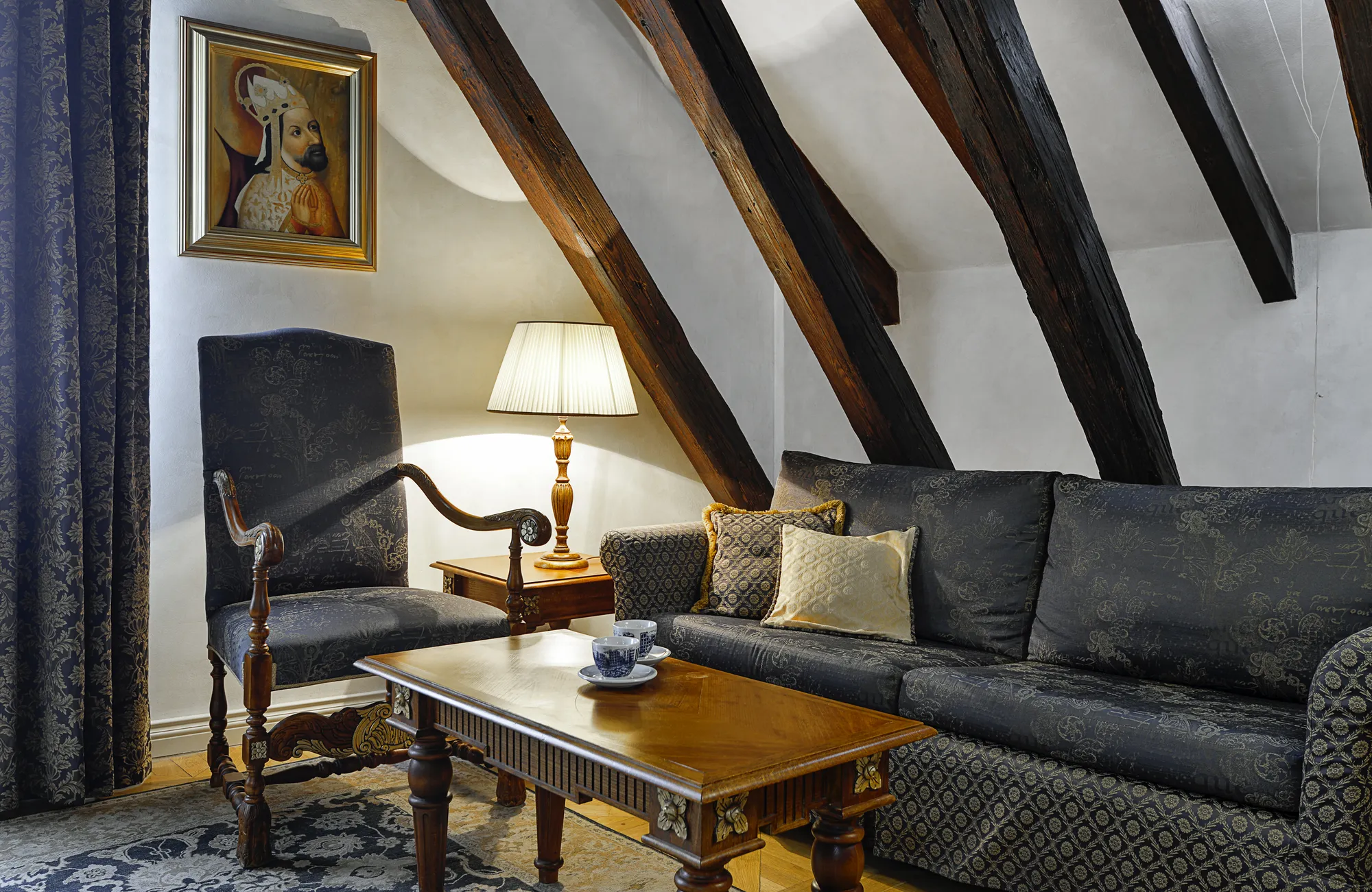 Suite with city view gallery preview 5